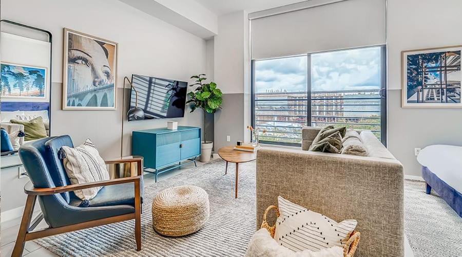 Sentral Studio Apt With Den In Wynwood Appartamento